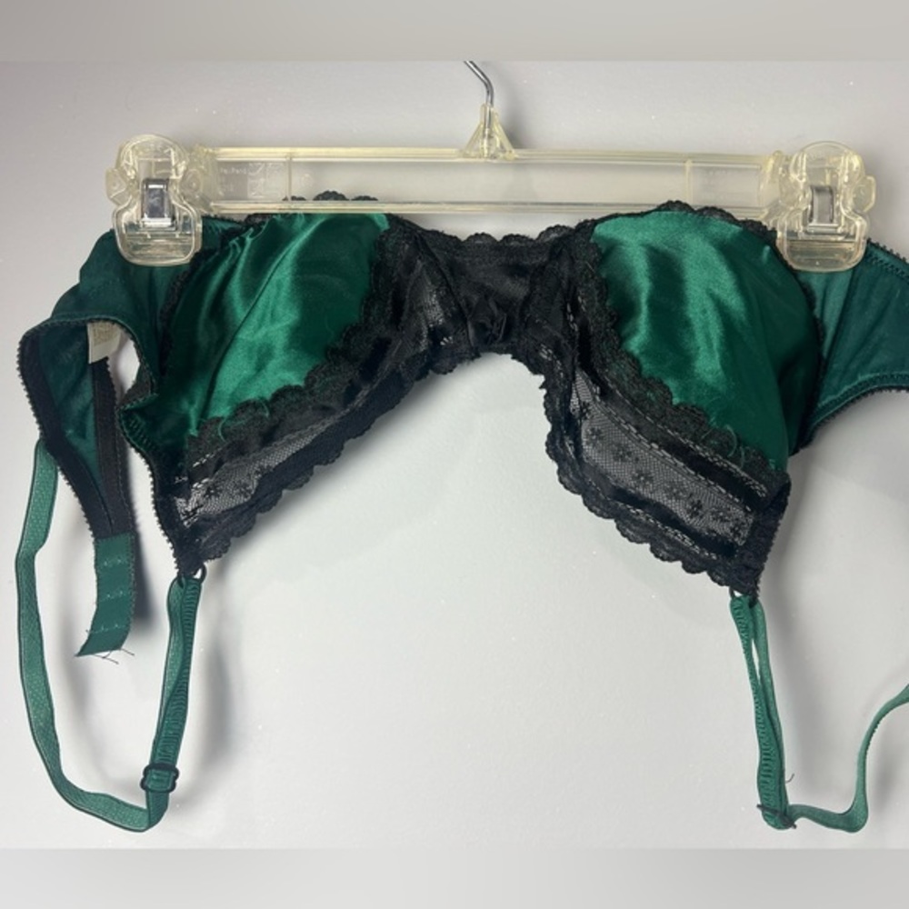 VICTORIA SECRET GOLD LABEL VINTAGE EMERALD GREEN AND BLACK LACE LINGERIE BRA 36B